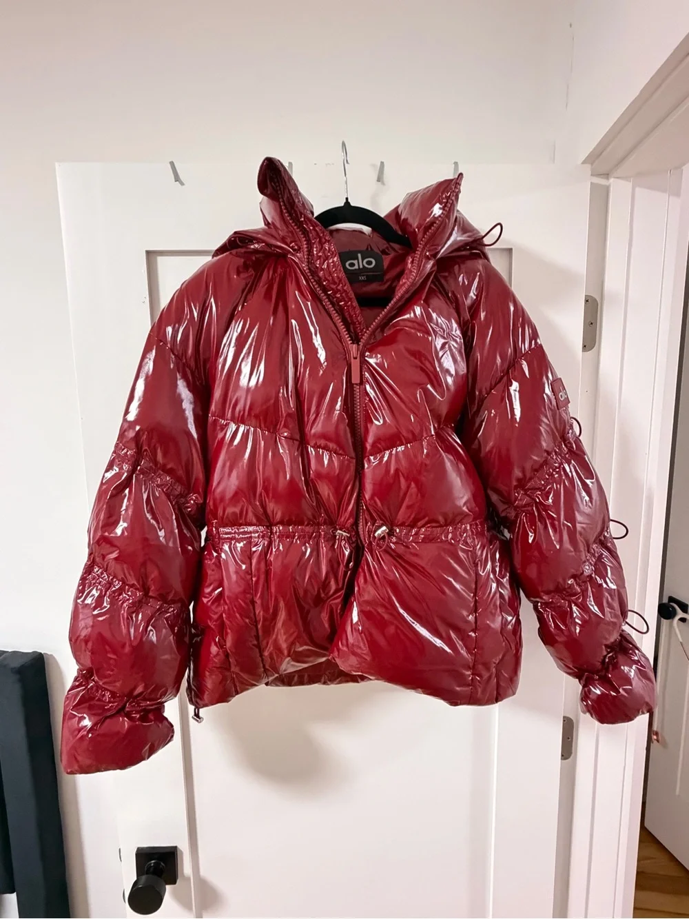 ALO Yoga Stunner Puffer Jacket in Cranberry